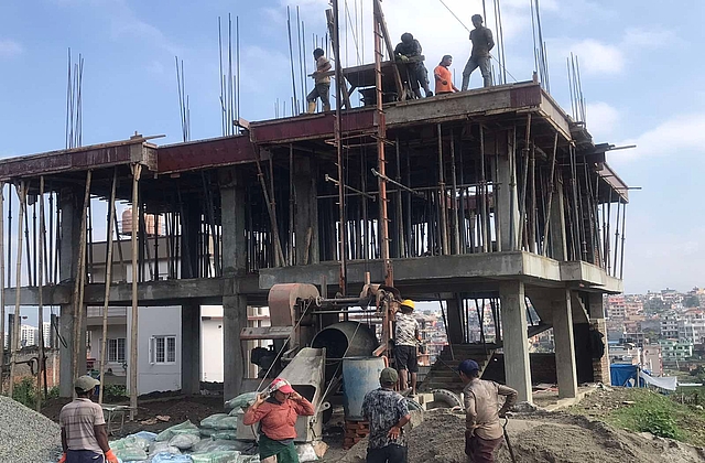 Handwerker am Bau des Jodane Kinderhauses in Nepal 